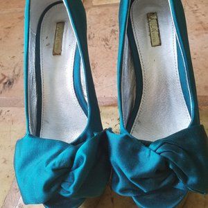 Wild Pair teal satin stilettos size 7